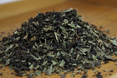 Черный чай листовой с мелиссой, Германия, 100 гр.